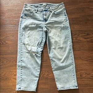 Ava & Viv Light Wash Boyfriend Jeans